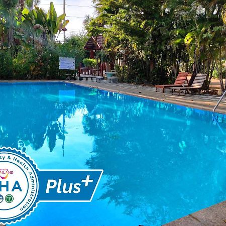 Thong Paeka Hotel Praszat Kültér fotó