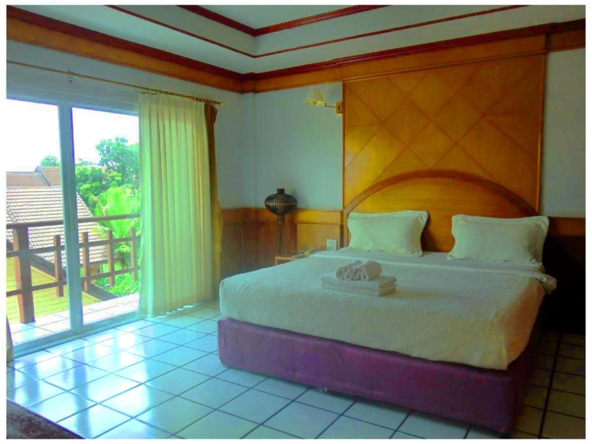 Thong Paeka Hotel Praszat Kültér fotó