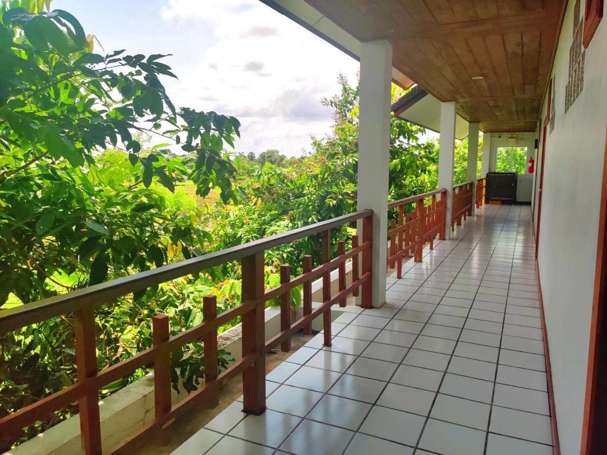 Thong Paeka Hotel Praszat Kültér fotó