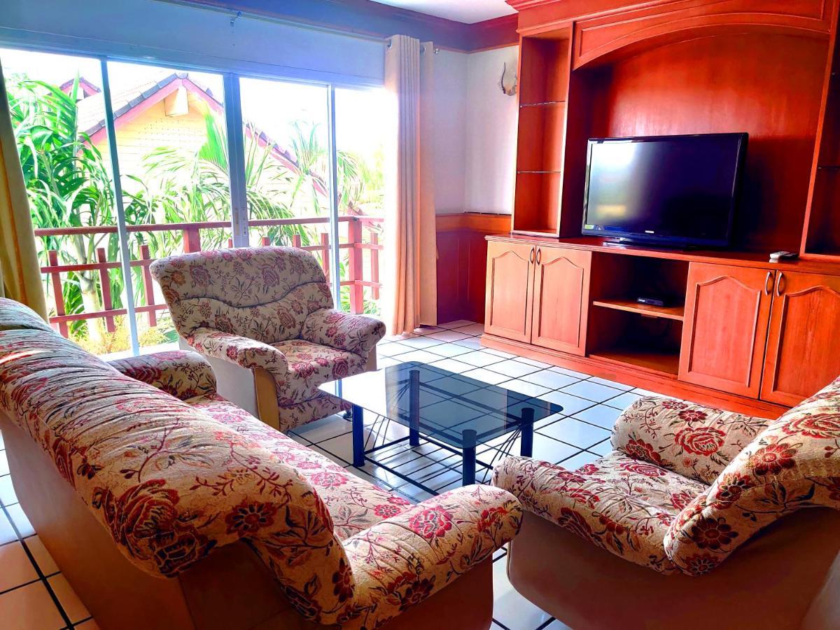 Thong Paeka Hotel Praszat Kültér fotó