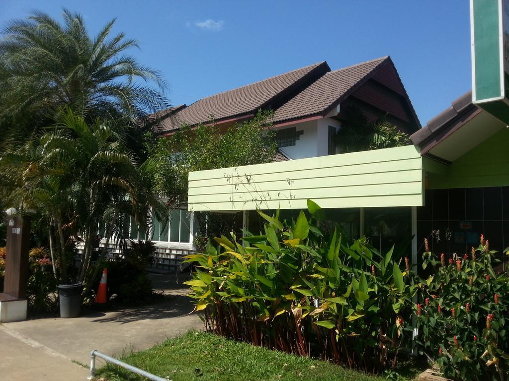 Thong Paeka Hotel Praszat Kültér fotó
