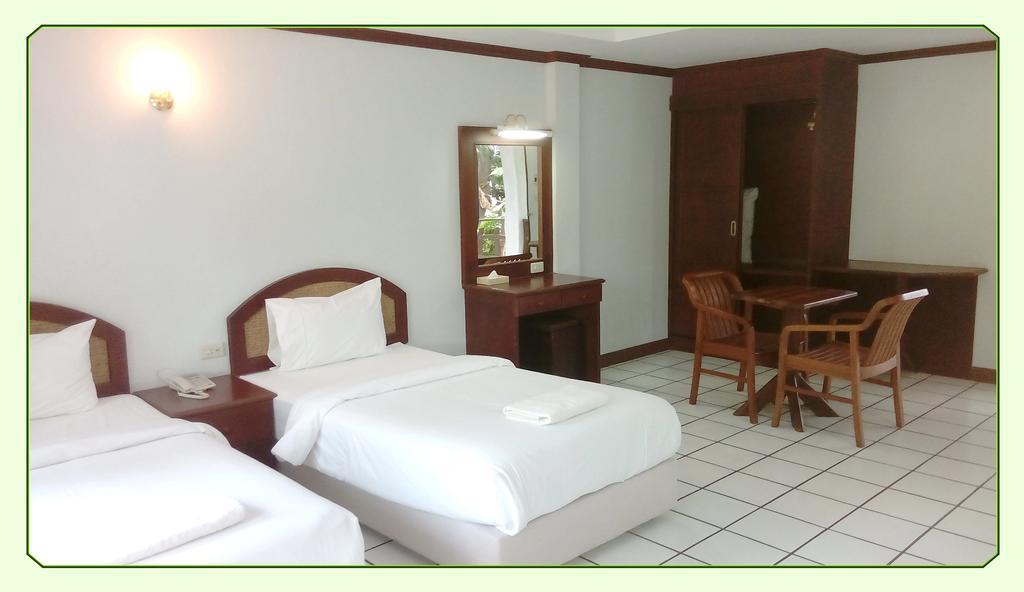 Thong Paeka Hotel Praszat Szoba fotó