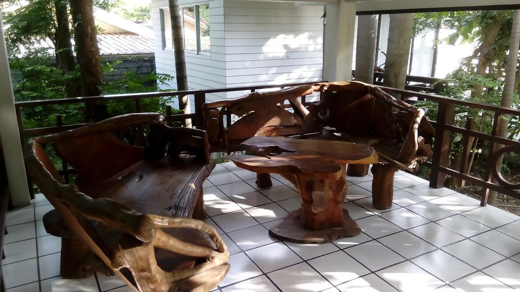 Thong Paeka Hotel Praszat Kültér fotó