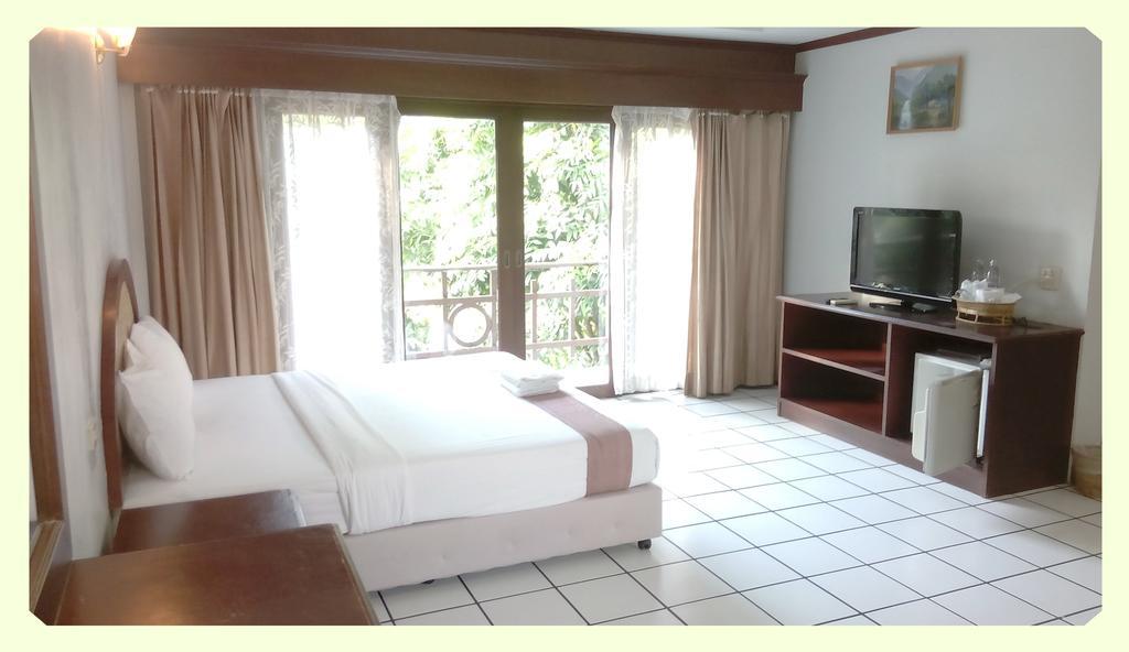 Thong Paeka Hotel Praszat Szoba fotó