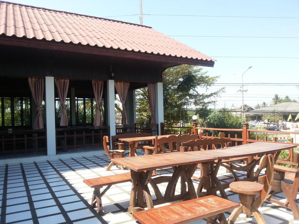 Thong Paeka Hotel Praszat Kültér fotó