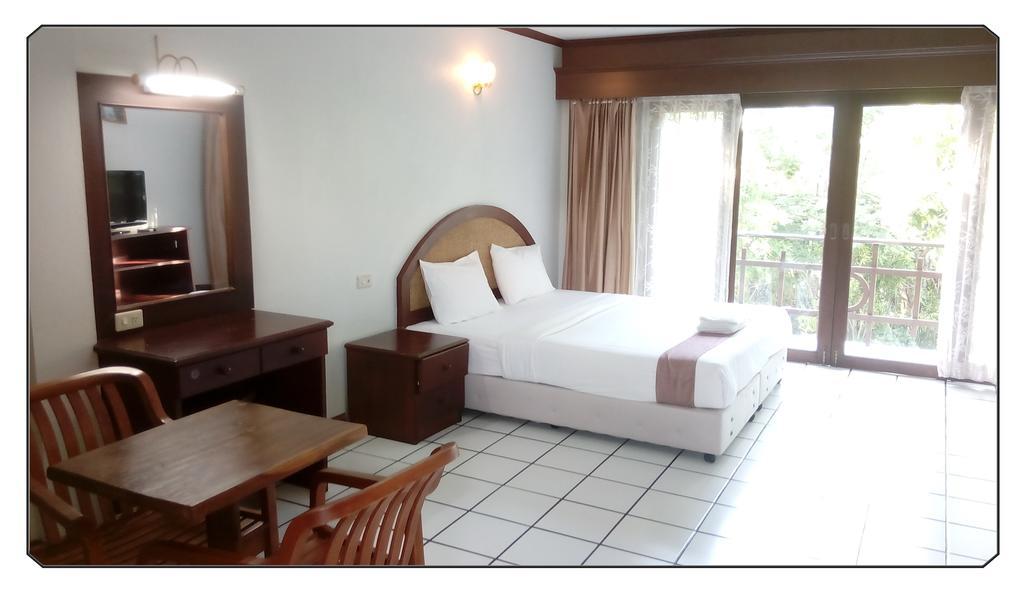 Thong Paeka Hotel Praszat Szoba fotó